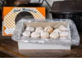 Caja de nevaditos cubiertos de azúcar glas